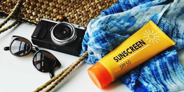 What’s The Deal With Reef-Safe Sunscreen?