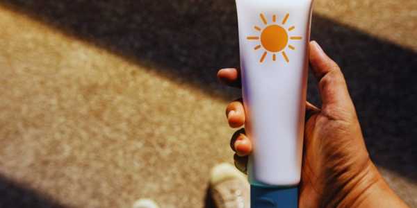 5 Best Sunscreens for Acne-Prone Skin That Will Not Clog Pores